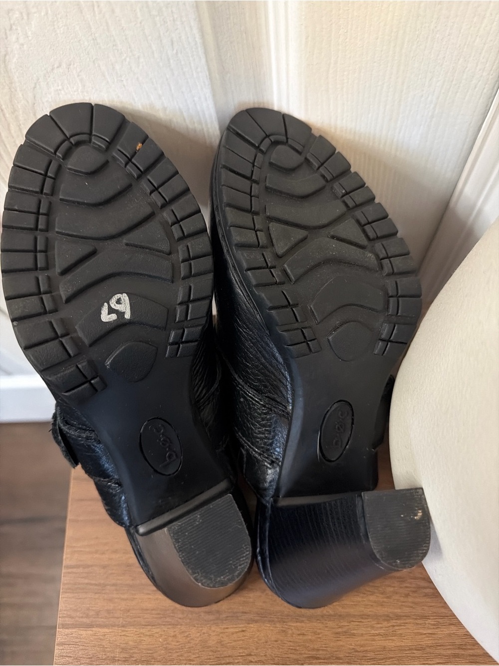 b.o.c. Born Concept Black Leather Buckle Mule Clogs Heeled Slip-On Shoes Size 9 - Picture 7 of 8